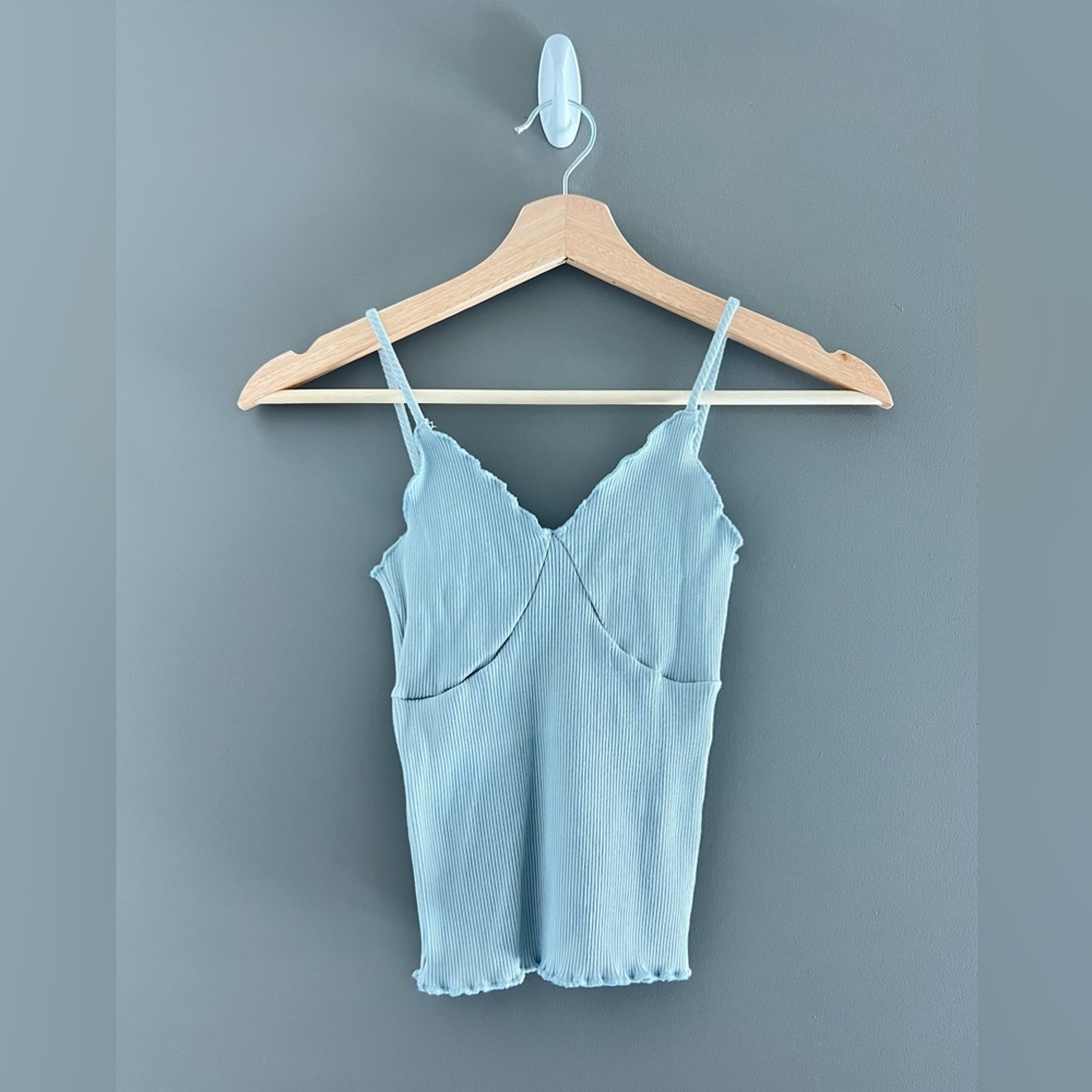 RUFFLE RIBBED TANK TOP